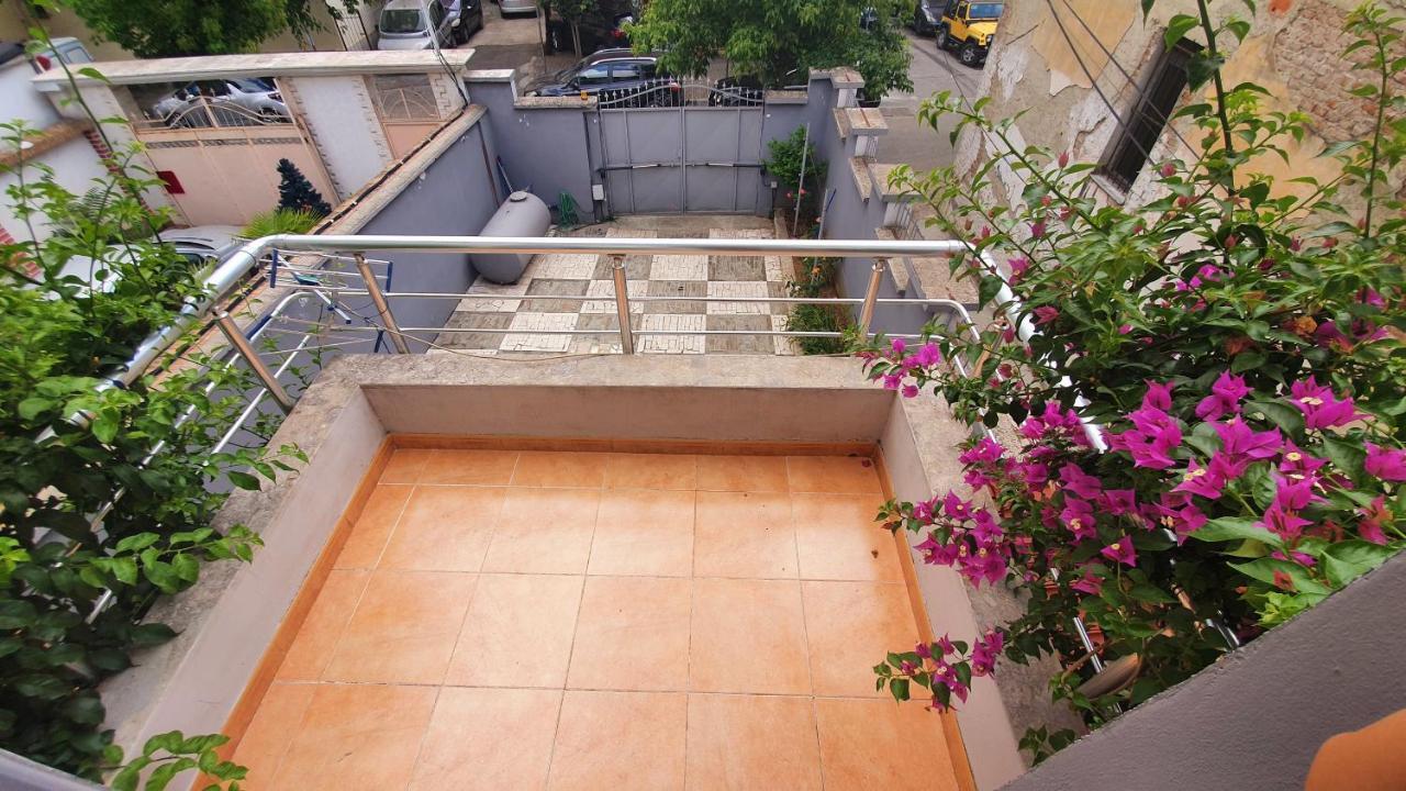 A Cheerful Villa With Free Parking Space Tirana Exteriér fotografie